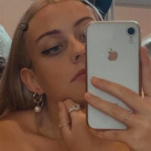 Meet your Posher, Charlotte